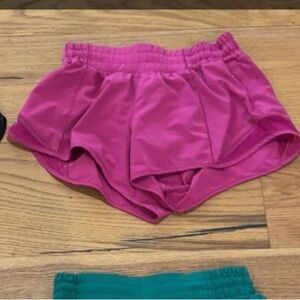 lululemon hotty hot shorts 2.5